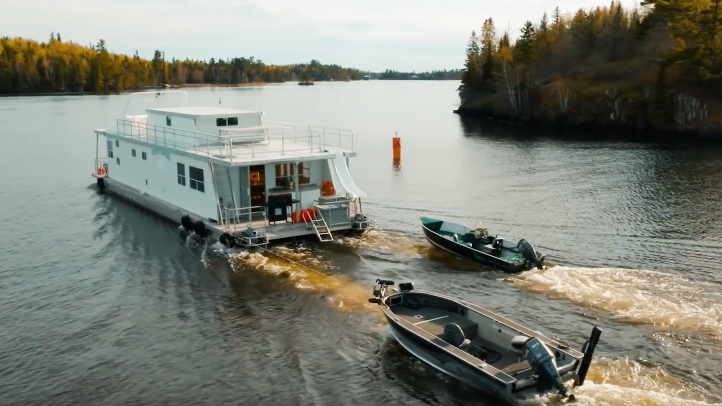 houseboat fishing